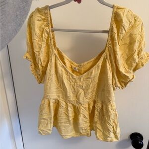 Light yellow lace O’Neil crop top